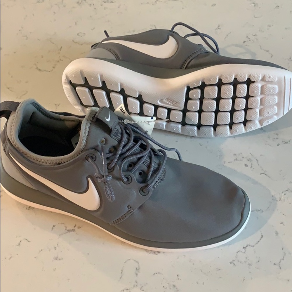 BNWT Gray Nike’s